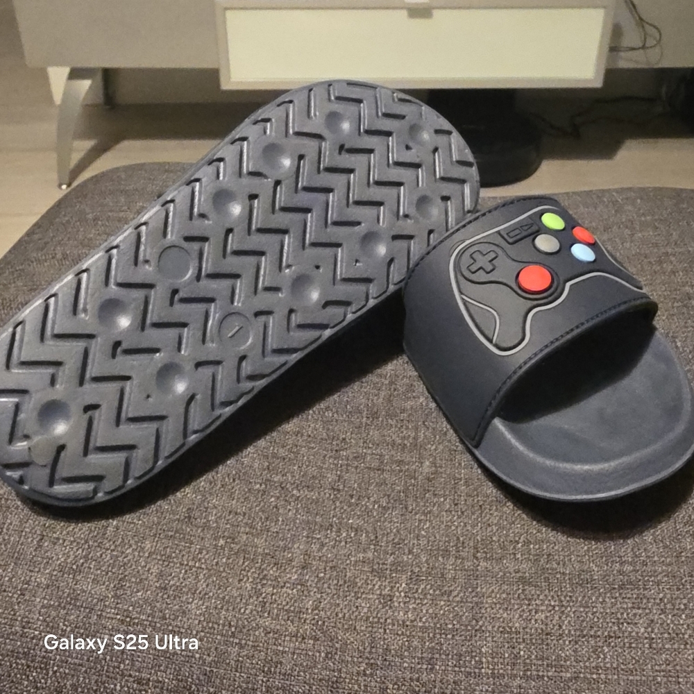 Place Navy Game Controller Slides RV - Picture 2 of 5